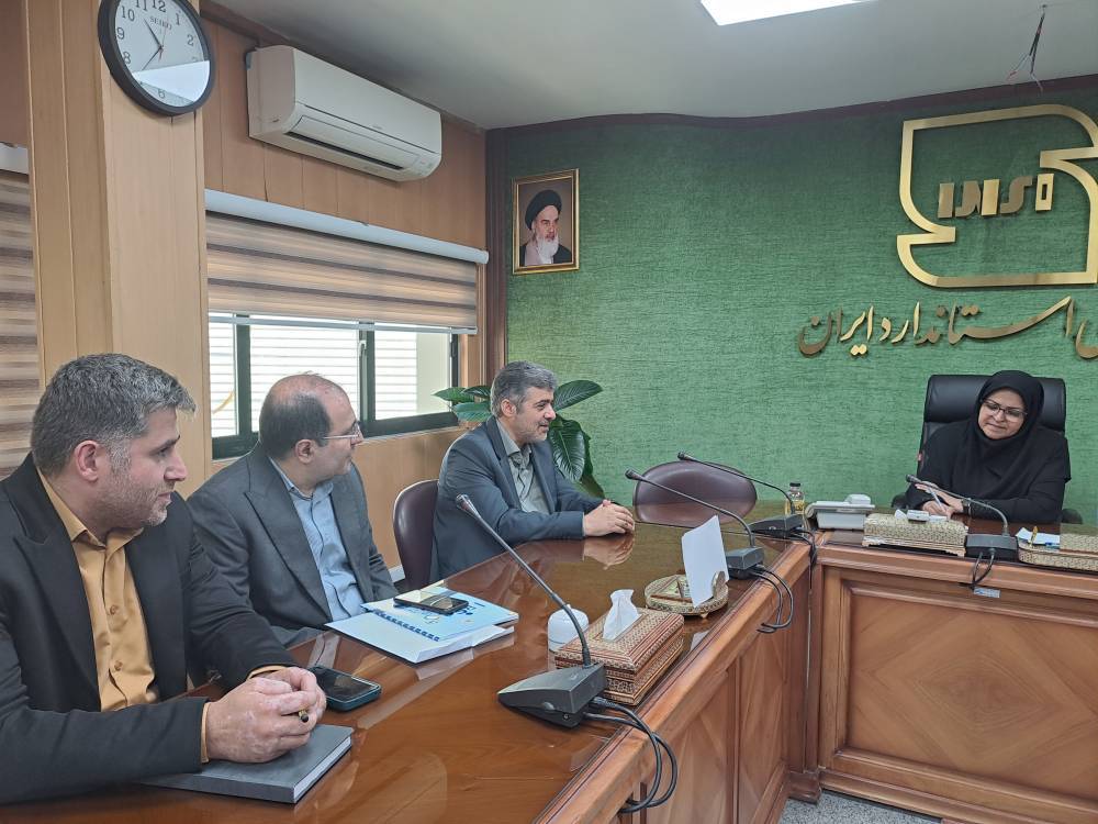 در دیدار رئیس مرکز آمار ایران با رئیس سازمان ملی استاندارد مطرح شد: تاکید بر استاندارد سازی دادهها در سرشماری عمومی نفوس و مسکن ثبتی مبنا