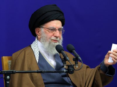 رهبر معظم انقلاب: نوآوری علمی و اندیشه سیاسی دو ویژگی برجسته علامه نائینی بود