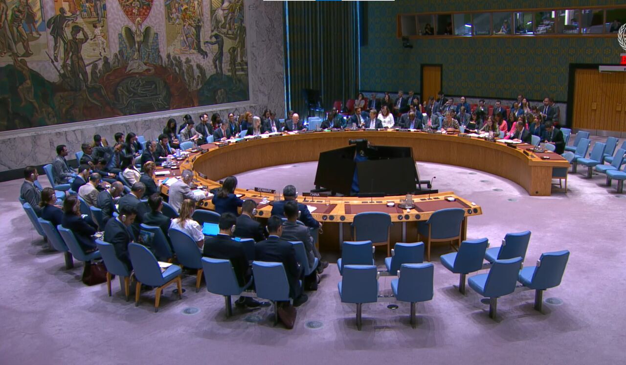 افزایش رفاه مردم راهکار مقابله با دسیسه دشمنان