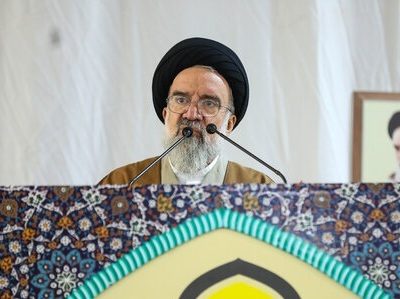 خطیب جمعه تهران: مذاکره با آمریکا ساده‌لوحی سیاسی است