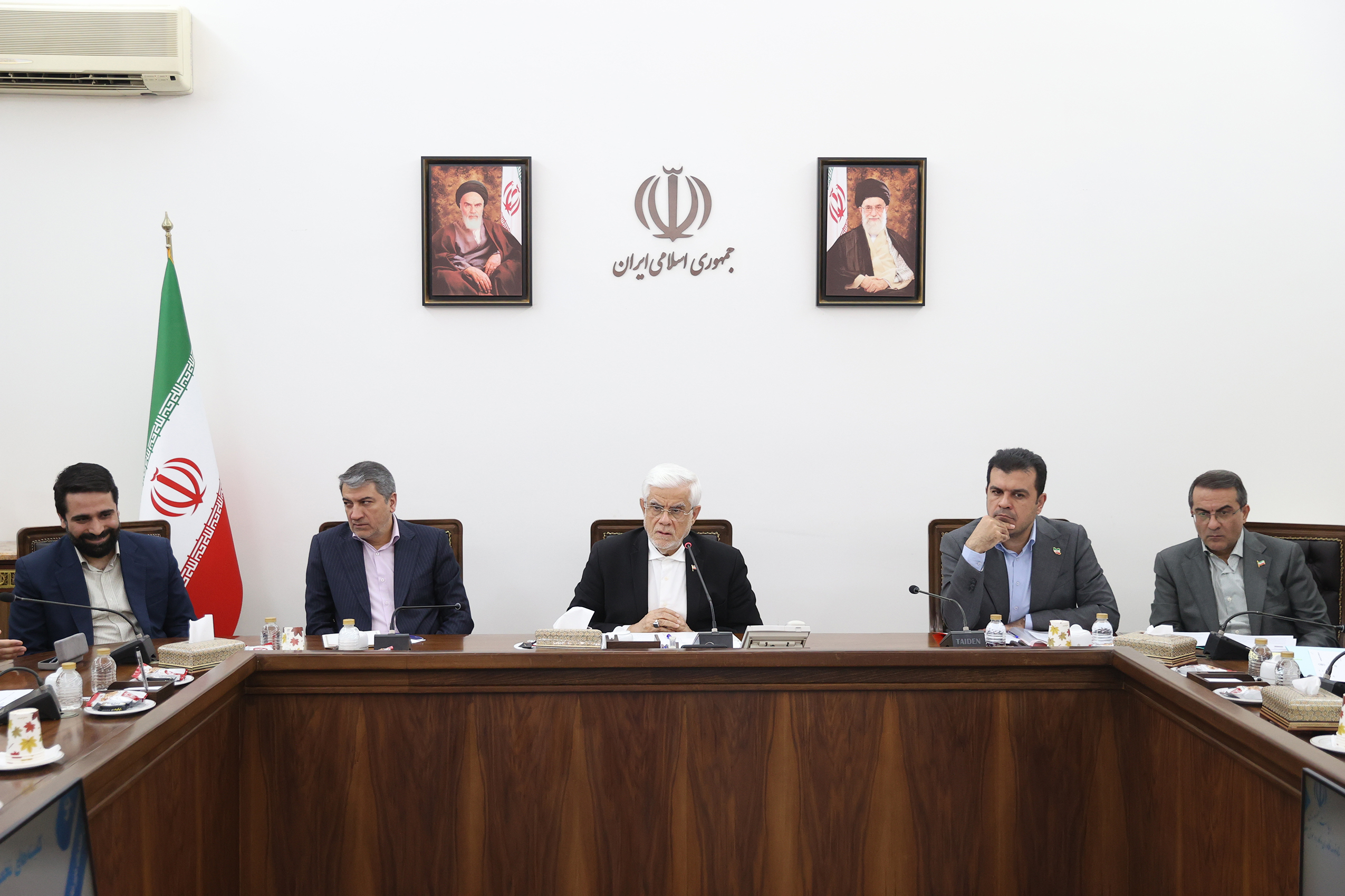 ایجاد یک الگوی حکمرانی داده‌ها در بخش حاکمیتی پیگیری شود