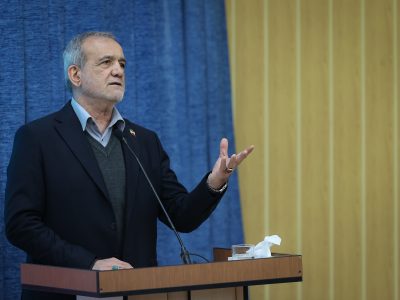 ساختار سلامت علاوه بر درمان، آموزش و حمایت اجتماعی را در دستور کار قرار دهد