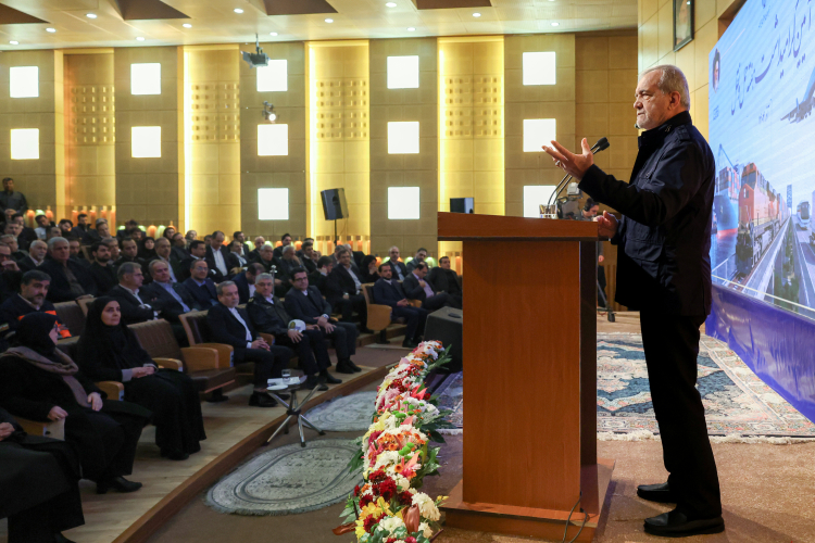 مصمم به توسعه شبکه حمل و نقل کشور هستیم