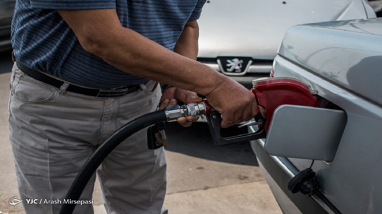 سهمیه بنزین خودروهای صفر زیر یک میلیارد تومان برقرار شد؛ اصلاح مصوبه جدید دولت