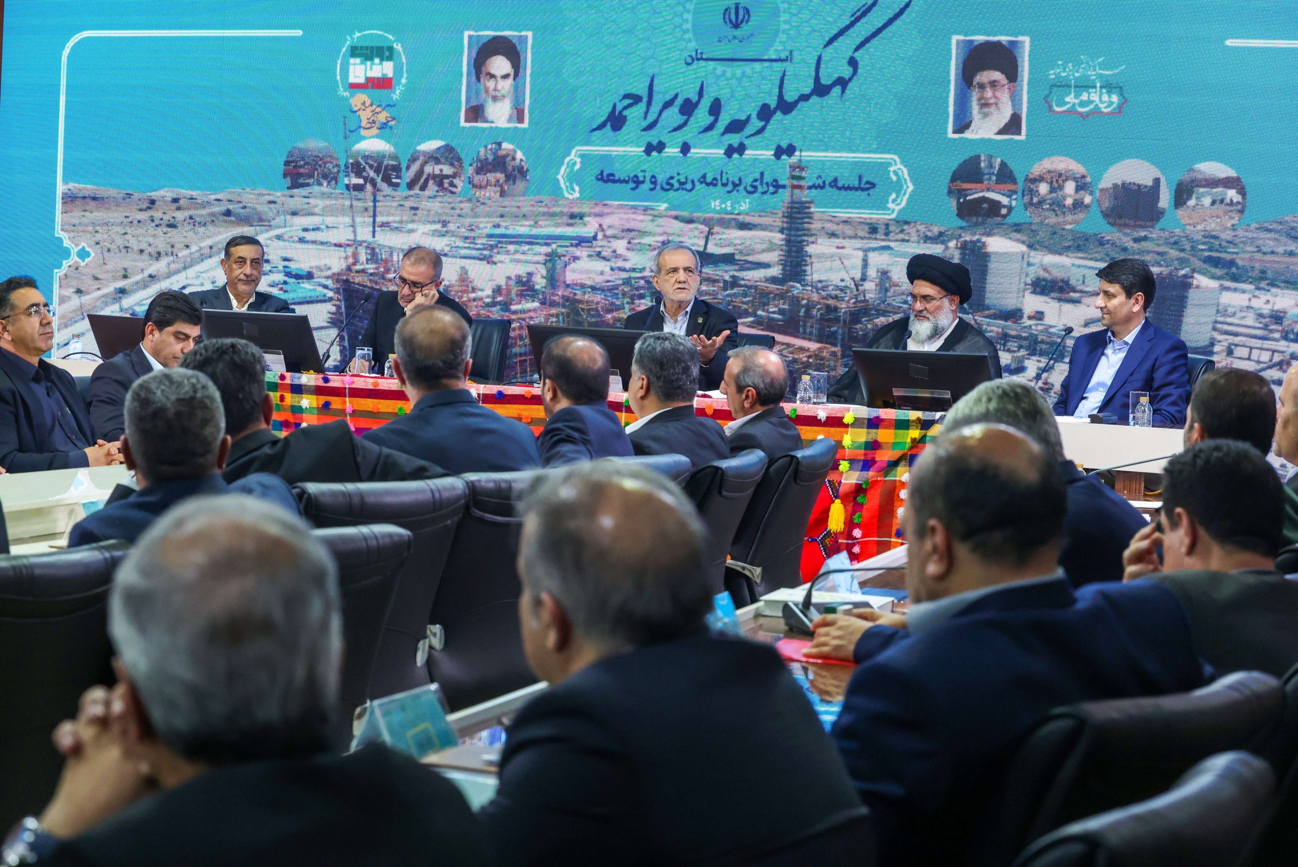 پزشکیان: مدیران با اختیارات کامل موظف به رفع مشکلات مردم هستند