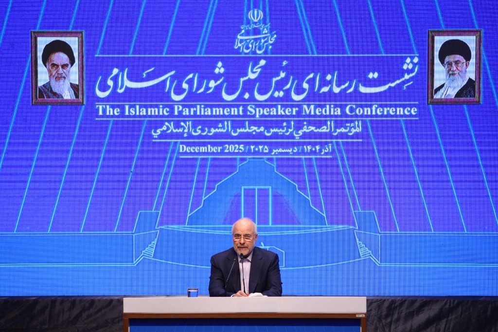 تمرکز مجلس و دولت بر امور مهم و فوری باشد / تأمین معیشت مردم در دستور کار حاکمیت است