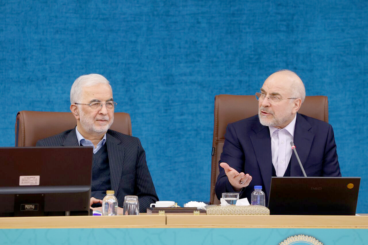 وقت دعوای سیاسی نیست؛ وقت خدمت جهادی به مردم است