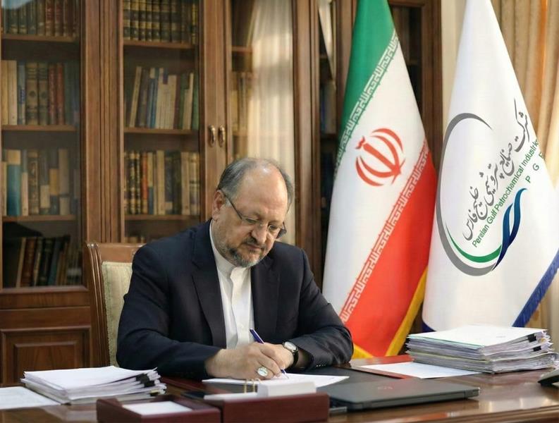 صنعت پتروشیمی، تکیه‌گاه مطمئن اقتصاد کشور در روزگار تحریم و تنگناست