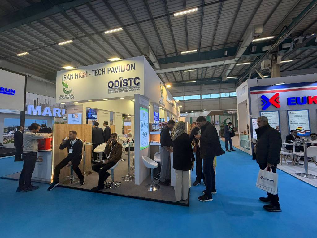 پرچم‌ شرکت‌های دانش‌بنیان بر بام نمایشگاه پلاست اوراسیا استانبول