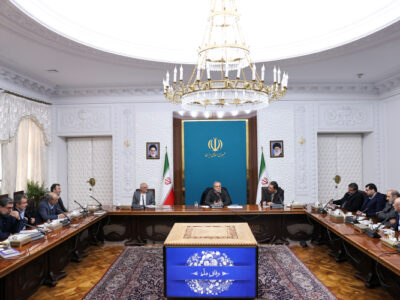 رویکرد دولت سهیم کردن صنعتگران و تولیدکنندگان در تصمیم‌گیری‌ها است