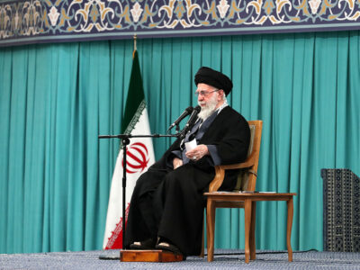 ملت ایران با وحدت کمر فتنه را شکست همه باهم برای ایران عزیز