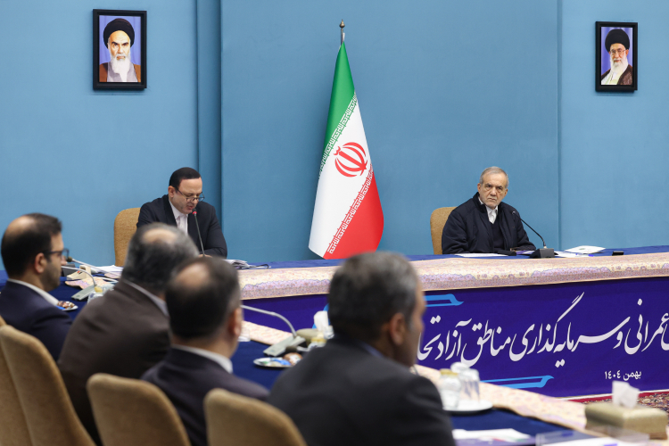لزوم تدوین برنامههای راهبردی و آیندهنگرانه برای توسعه مناطق آزاد
