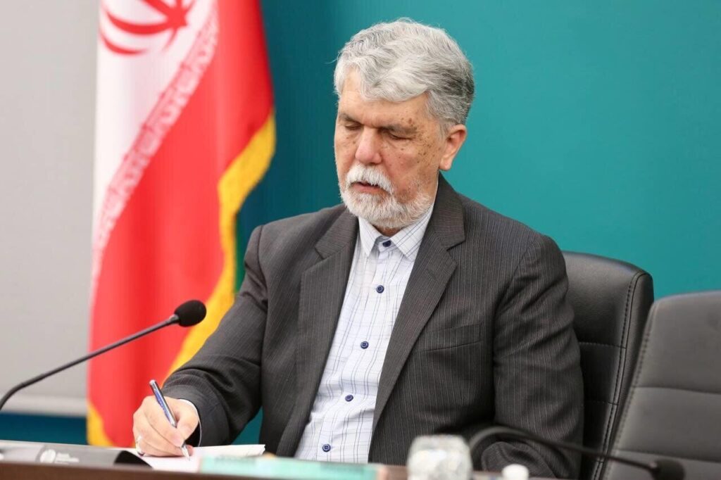 زنده یاد حمید هیراد توانست جایگاهی در خور در میان جوانان پیدا کند