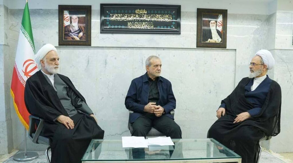 واگذاری اختیار عزل و نصب مقامات نظامی و اعلان صلح و جنگ به شورای موقت رهبری