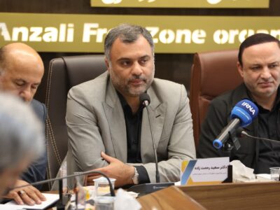 مناطق آزاد بهترین و بیشترین نقش و ظرفیت را در تحقق سیاست‌های كلی اقتصاد مقاومتی برخوردار می‌باشند