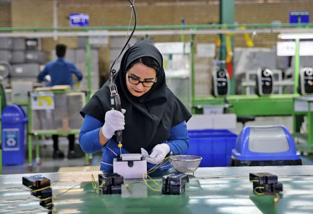 هیچ کارفرمایی تمایل به تعدیل نیرو ندارد / راهکار موقت حفظ اشتغال تدوین شود
