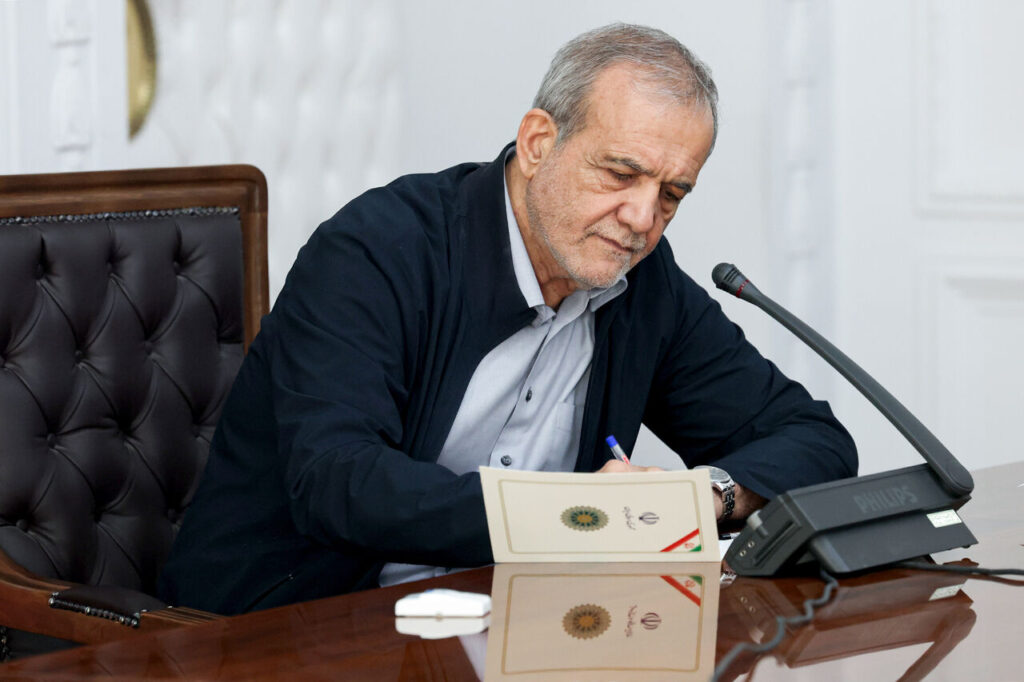 شهید خرازی چهره ای برجسته، متعهد و اثرگذار در عرصه دیپلماسی بود
