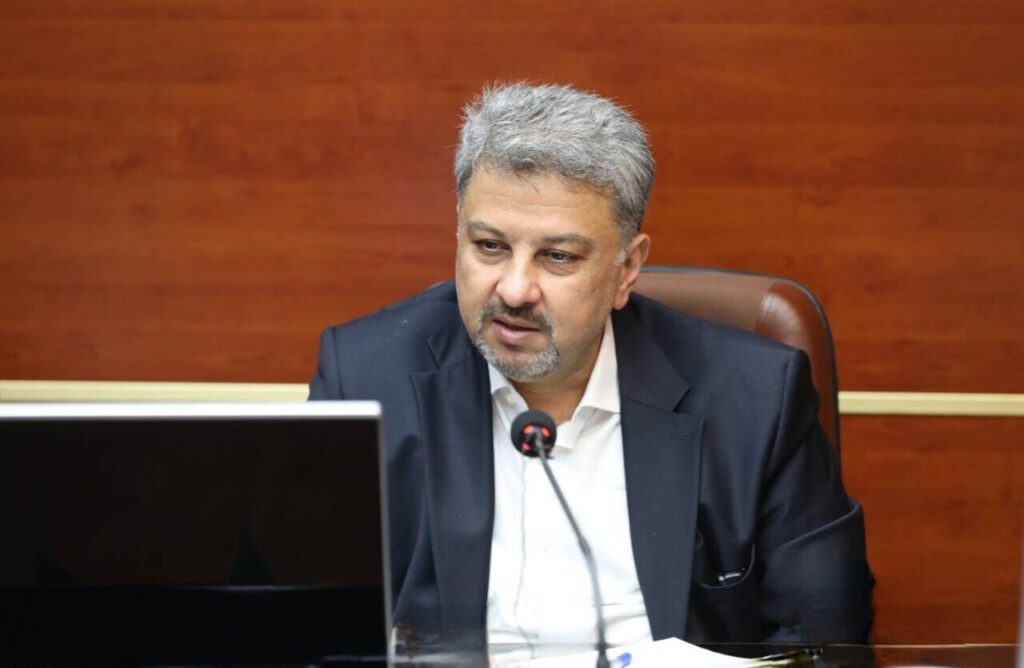 صنایع در مدار تولید امسال بابت برق جریمه نمی شوند