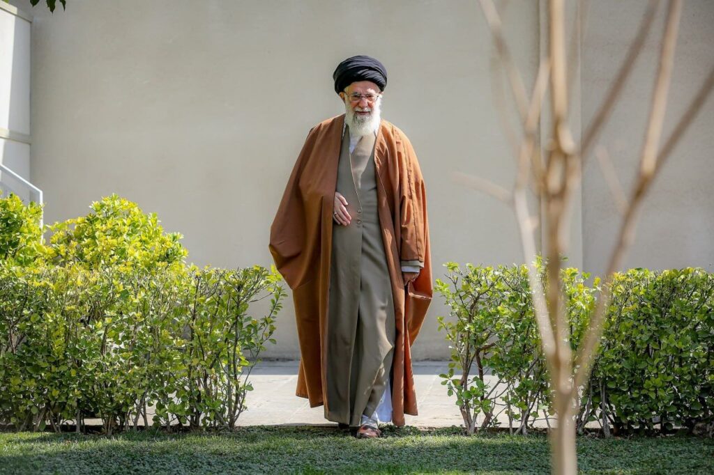 راهبردهای انقلاب اسلامی در بازخوانی آخرین سخنرانی رهبر شهید