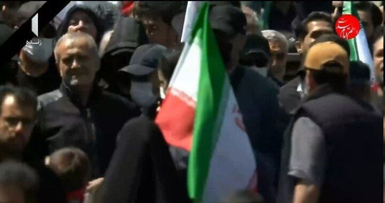 حضور رئیسجمهور در آیین چهلمین روز شهادت رهبر انقلاب
