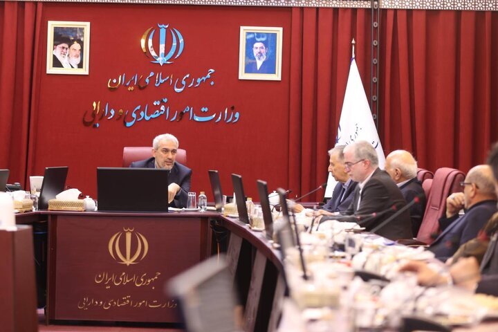 وزیر اقتصاد: برنامه‌های دولت برای مدیریت اقتصاد پس از جنگ تشریح شد