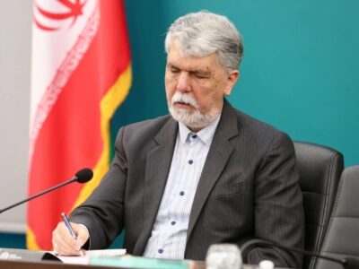 زبان فارسی از مهمترین ستون‌های ماندگاری صدای مستقل ایران در جهان است