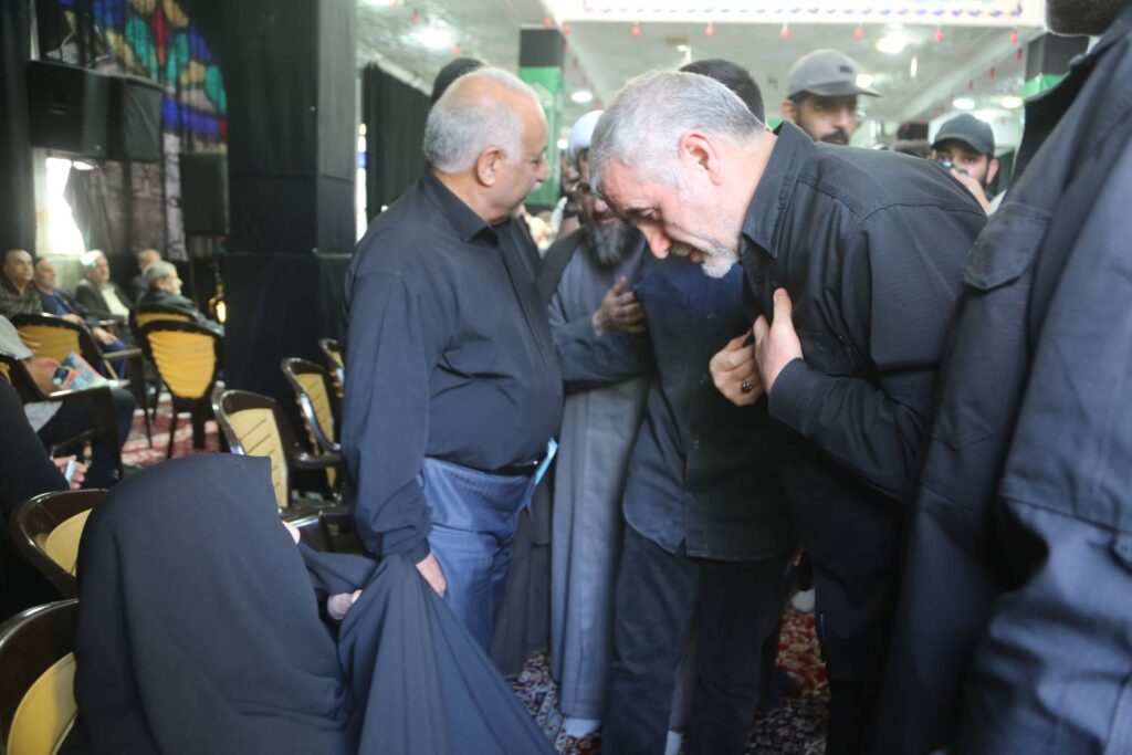 ادای احترام زاکانی و نیکزاد به مادر چهار شهید