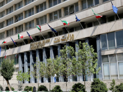 سایه ابهام بر پرونده یک مدیر متواری نفتی؛ وزیر نفت درباره «مدیر پرحاشیه» پاسخ می‌دهد؟