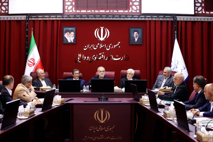 تأکید بر تدوین راهکارهای جدید حمایتی و تأمین منابع لازم برای تقویت معیشت خانوارها