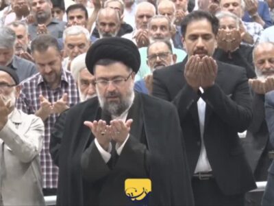 اقامه نماز ظهر و عصر به امامت حجت‌الاسلام والمسلمین سید یاسر خمینی در مراسم سی‌وهفتمین سالگرد ارتحال امام خمینی(س)