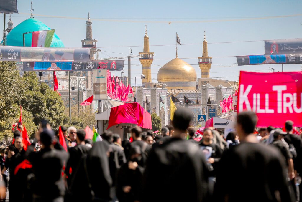 کربلا و مشهد برای آقای شهید ایران یکصدا شدند
