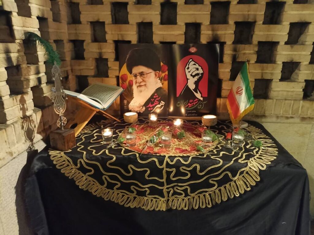 آیین بزرگداشت قائد شهید و شهدای خانواده ایشان از طرف رهبر انقلاب برگزار می شود