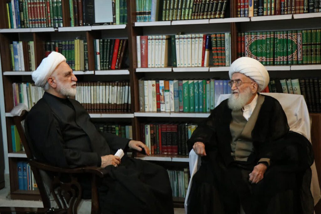 خدشه به وحدت مورد تاکید رهبری، کمک به دشمن است