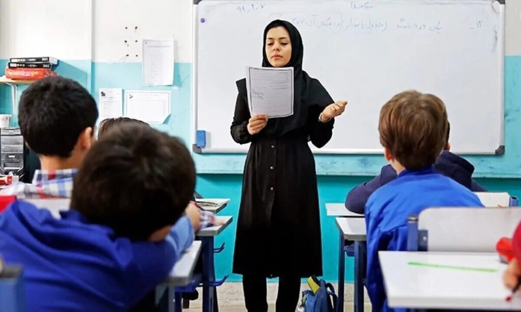 معلمان حق التدریس آزاد طعم امنیت شغلی و حمایت معیشتی را می چشند