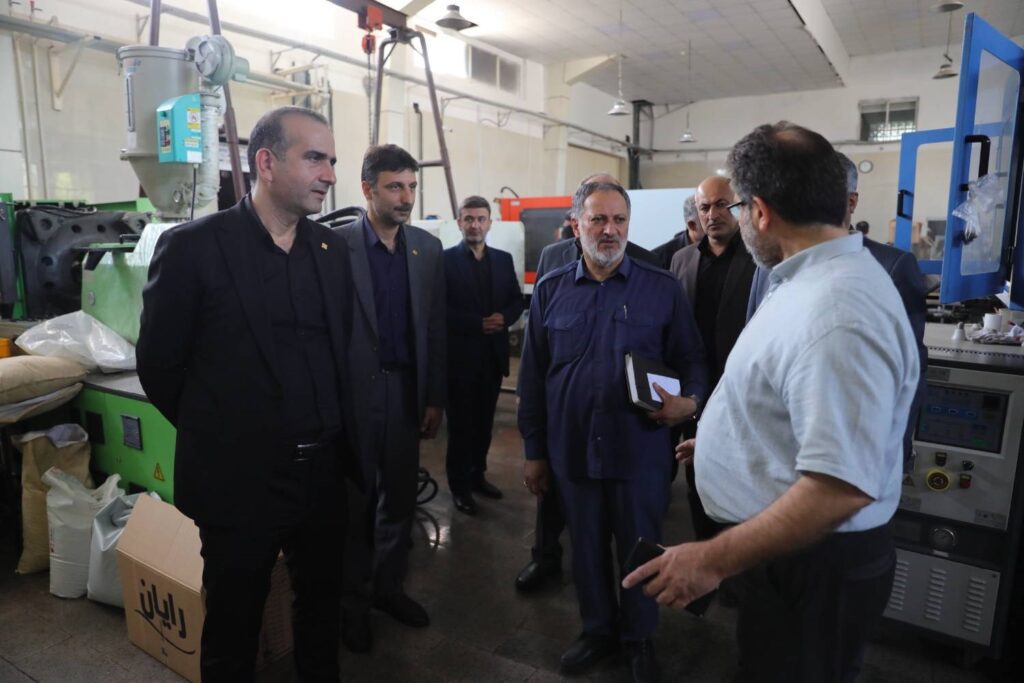 پیگیری میدانی مدیرعامل سازمان به همراه بازرس کل استان جهت رفع موانع واحدهای تولیدی