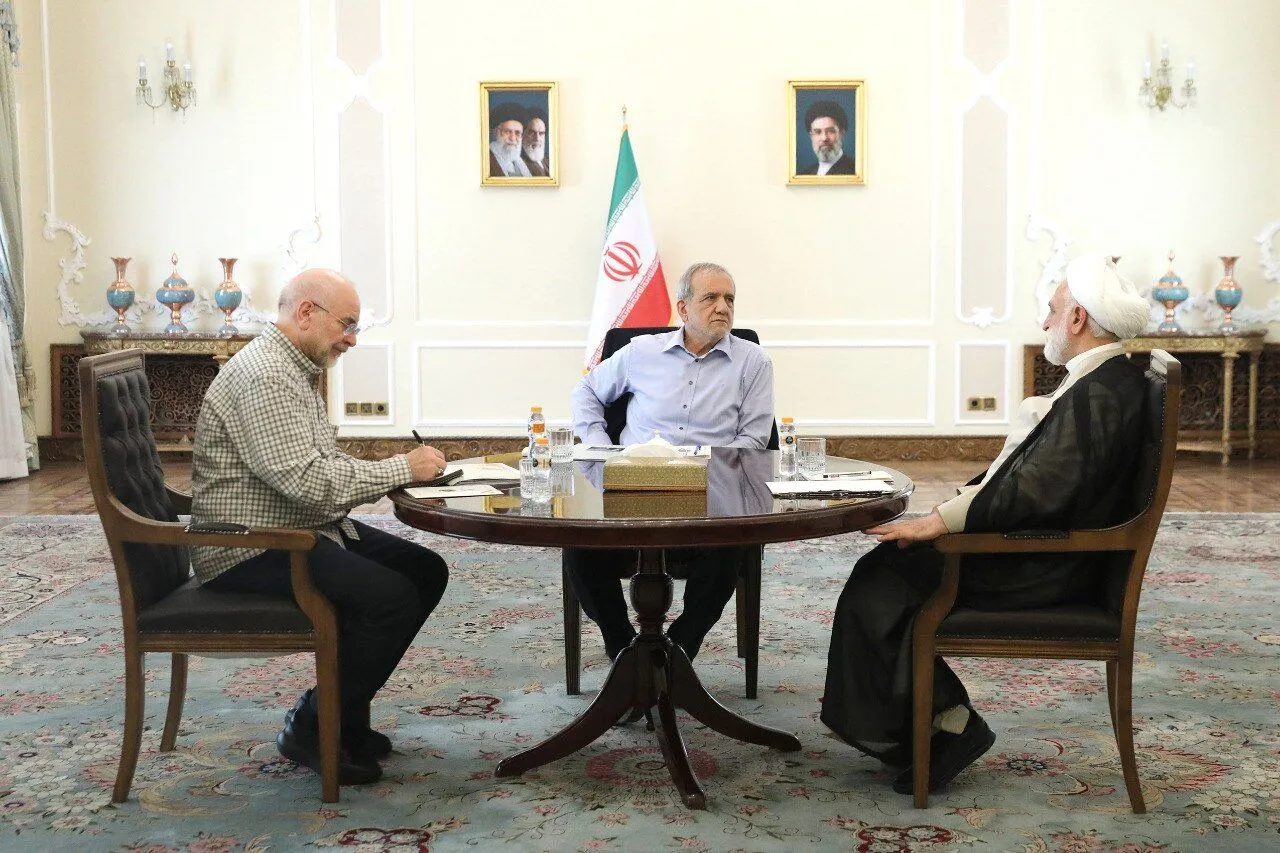 تاکید سران قوا بر هماهنگی و همافزایی در جلسه مشترک به میزبانی پزشکیان