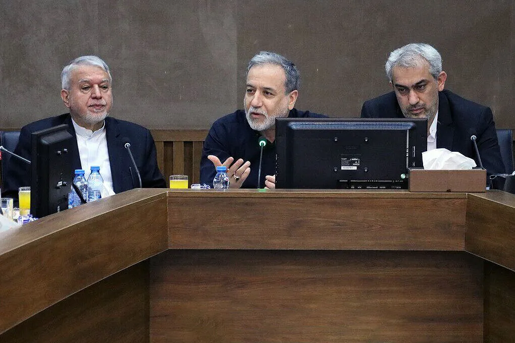 کشورهای همسایه از مهم‌ترین ظرفیت‌های اقتصادی ایران در شرایط تحریم هستند