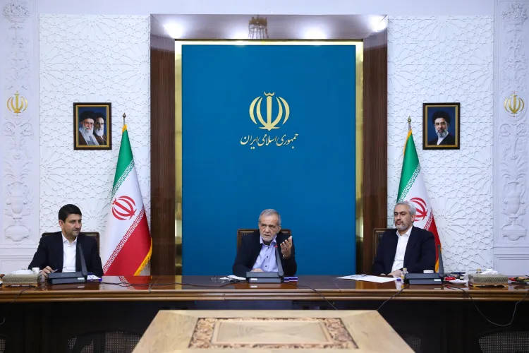 دریافت هرگونه خدمت در کشور منوط به ارائه کد پستی و کد ملی میشود